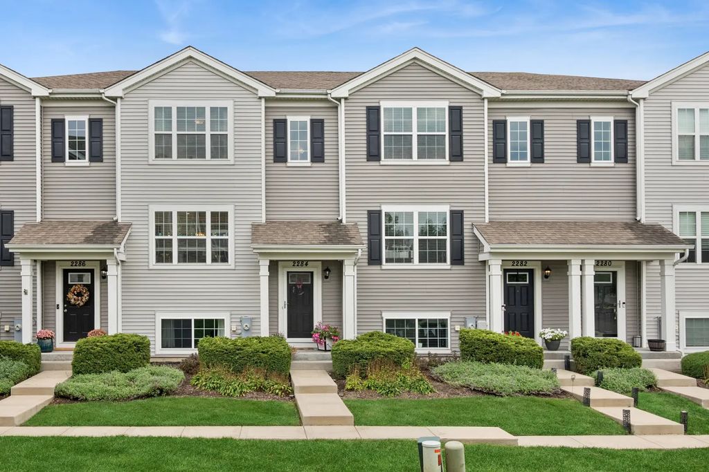 2284 Aurora Drive, Pingree Grove