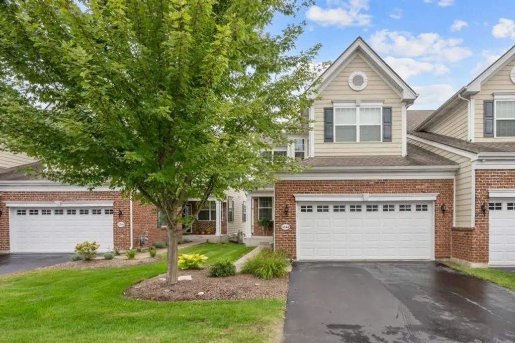1244 Falcon Ridge Drive, Elgin