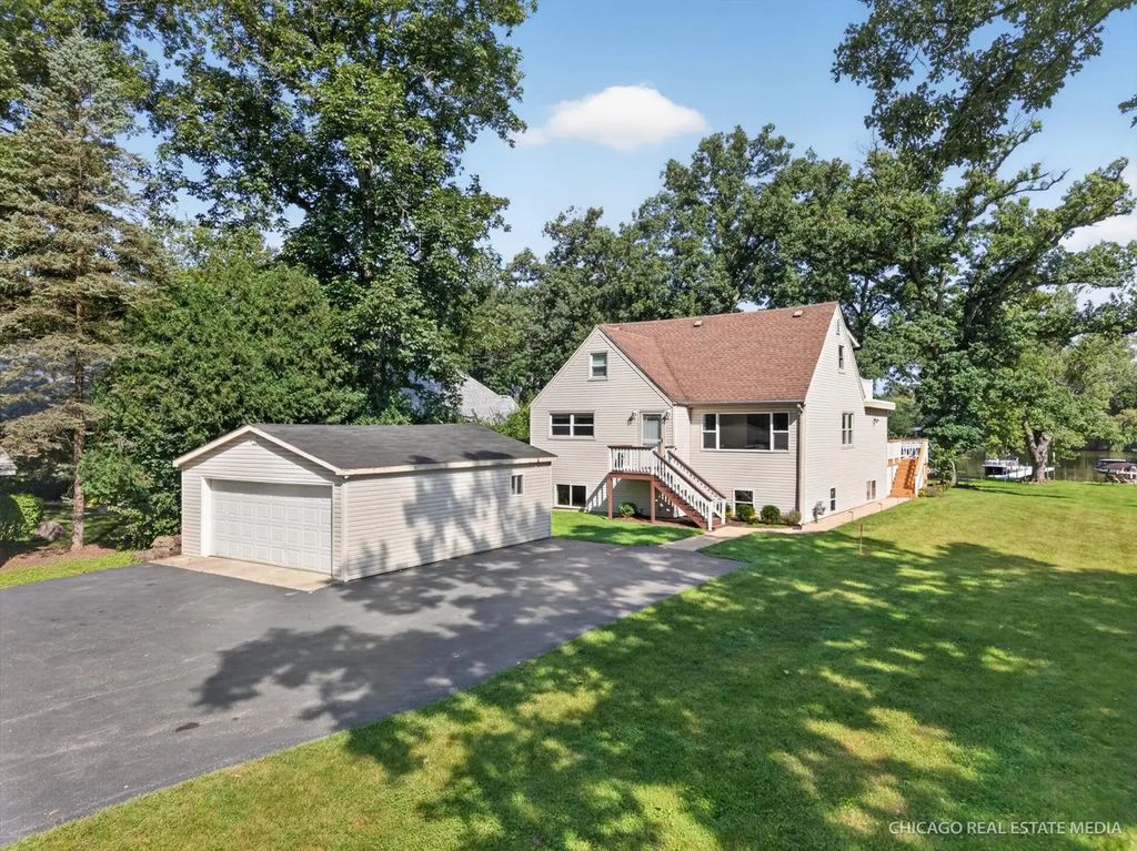 220 Hickory Nut Grove Lane, Cary