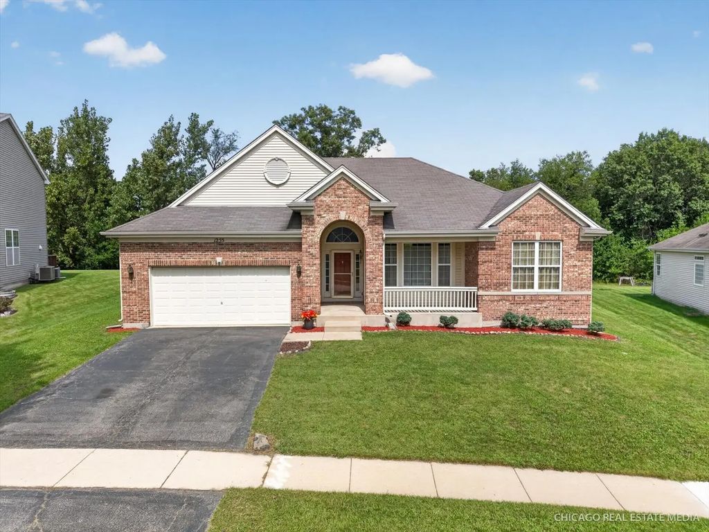 1255 Waterfront Lane, Pingree Grove