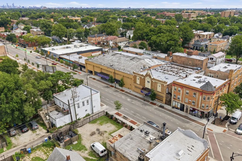 5729 W Chicago Avenue, Chicago, 60651