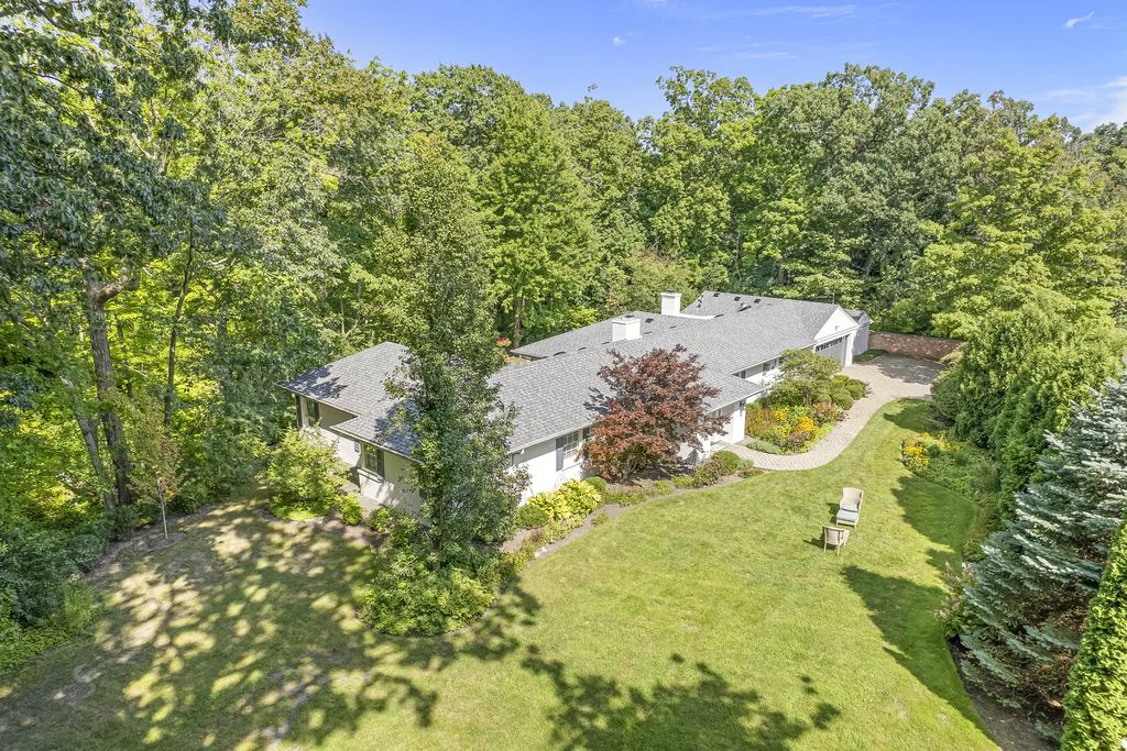 1020 E Westleigh Road, Lake Forest, 60045