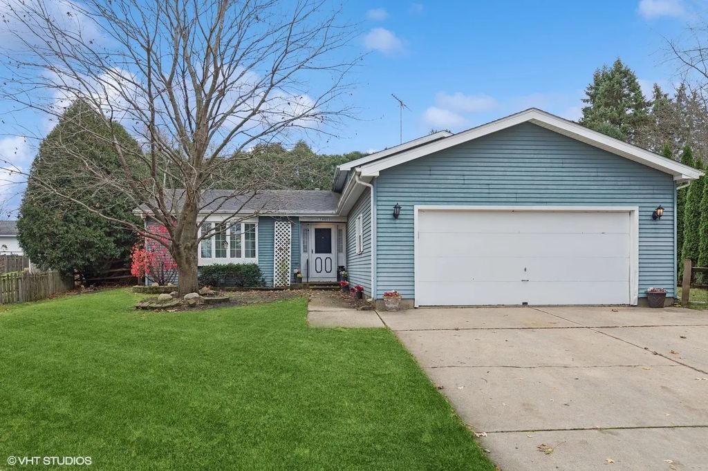 5401 W Chasefield Circle, McHenry