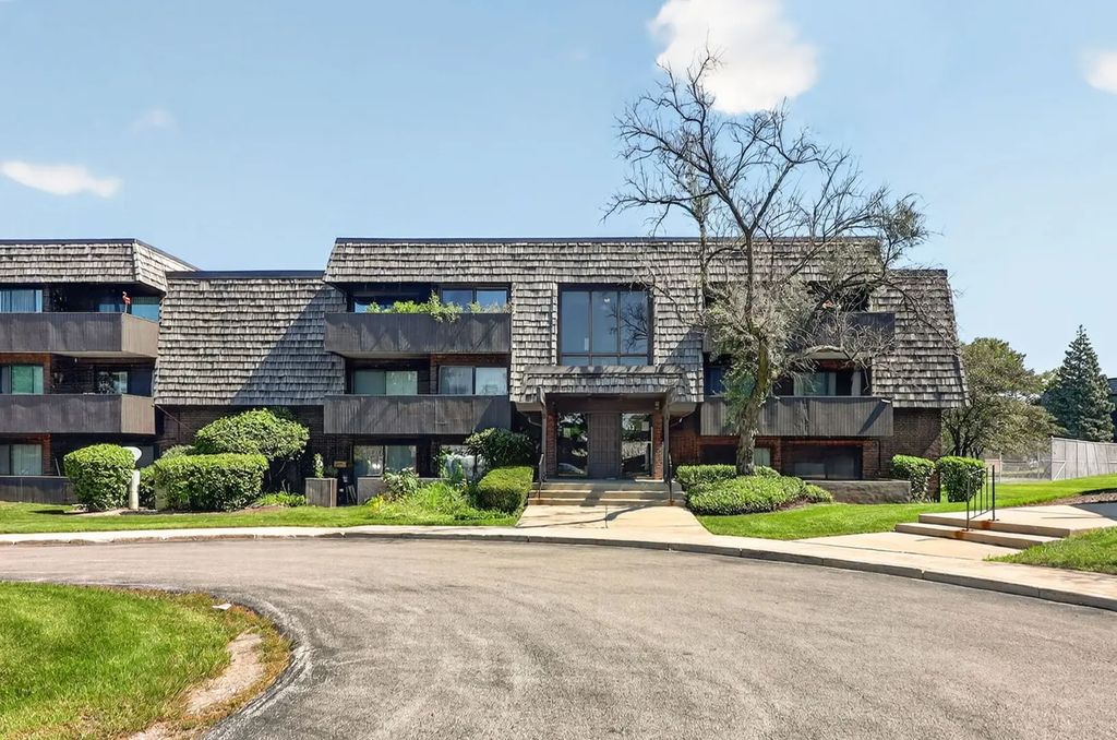 513 Timber Ridge Drive 105c, Carol Stream