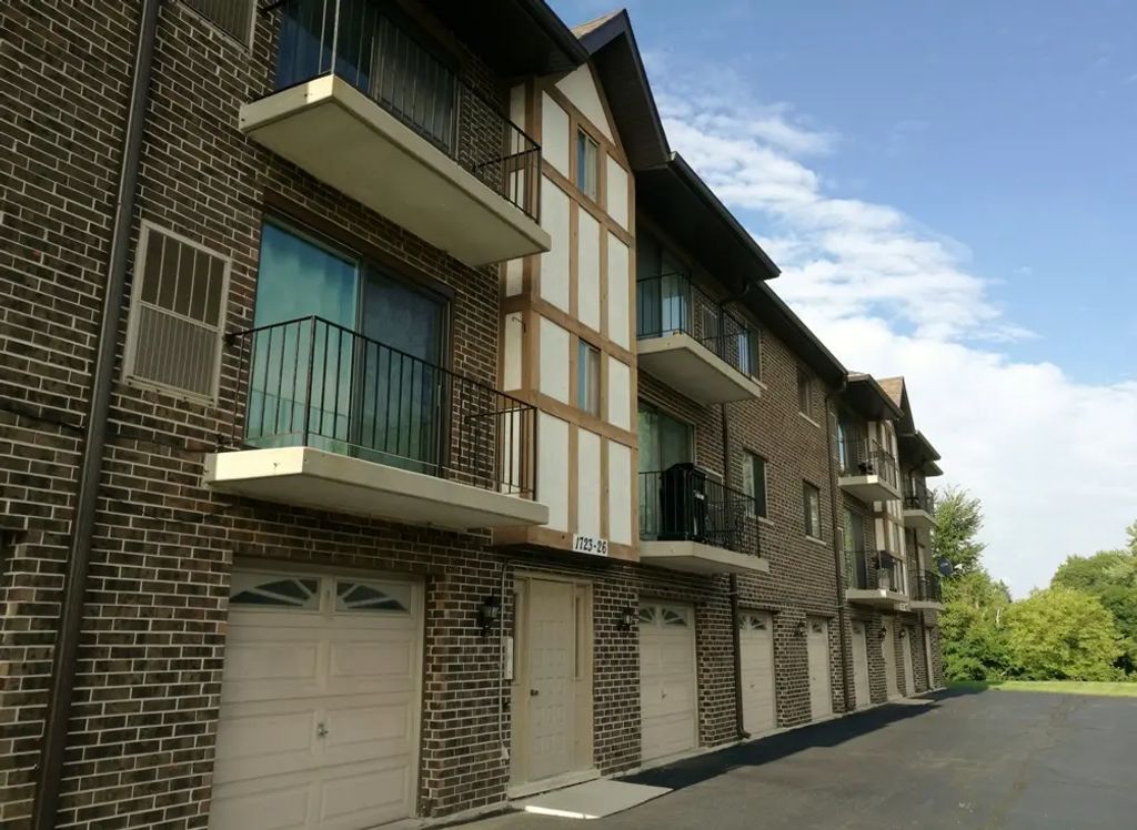 1725 S Washington Street 1725, Naperville