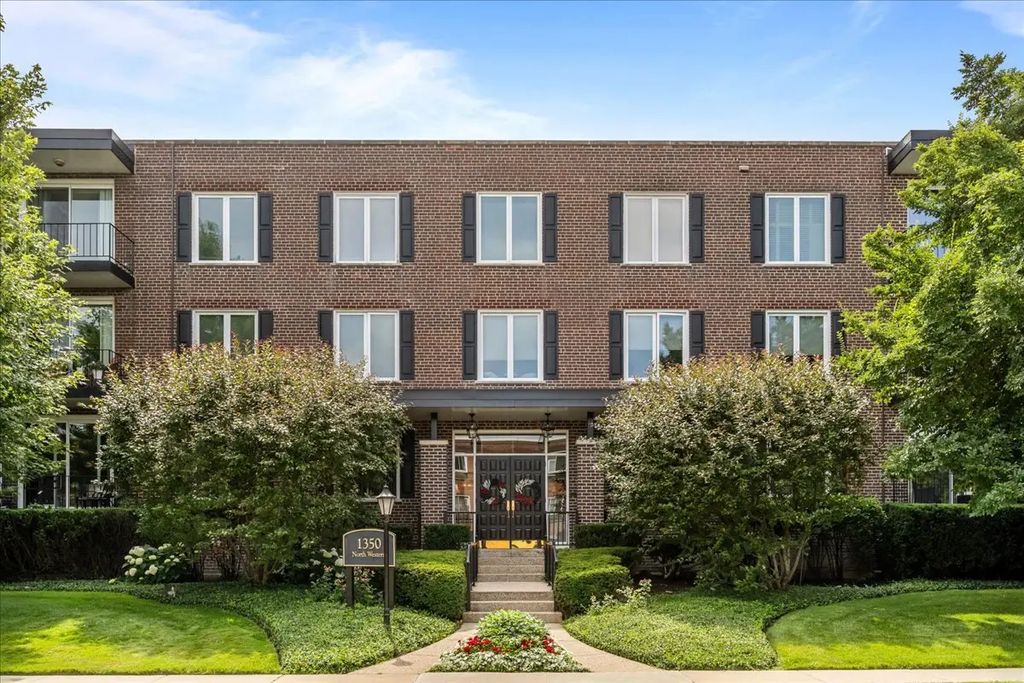1350 N Western Avenue 205, Lake Forest, 60045
