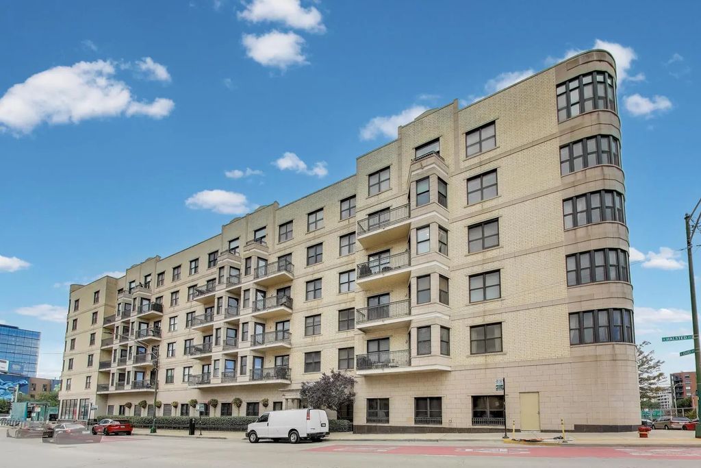 520 N Halsted Street 411, Chicago