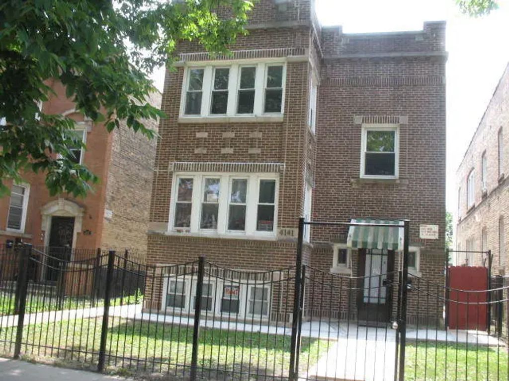 4141 W Barry Avenue, Chicago, 60641
