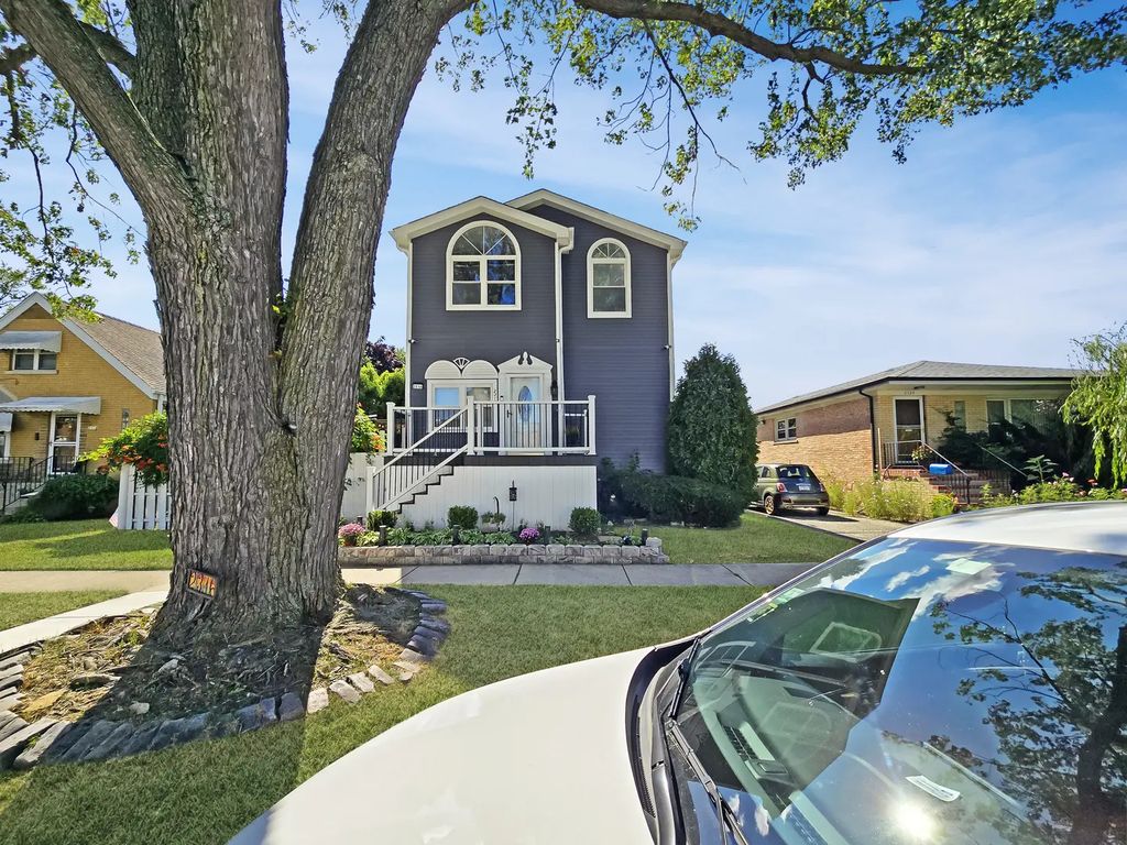 2316 N 76th Court, Elmwood Park