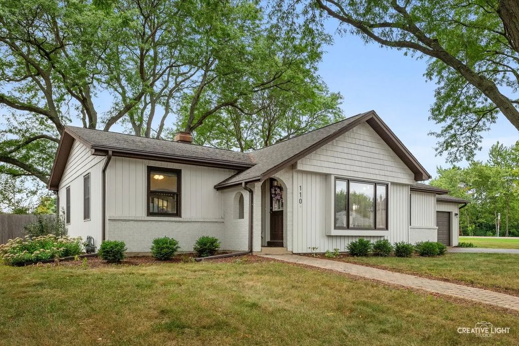 110 N Cambridge Drive, Geneva