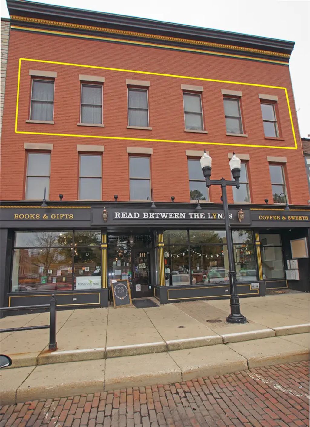 111 E Van Buren Street 3, Woodstock