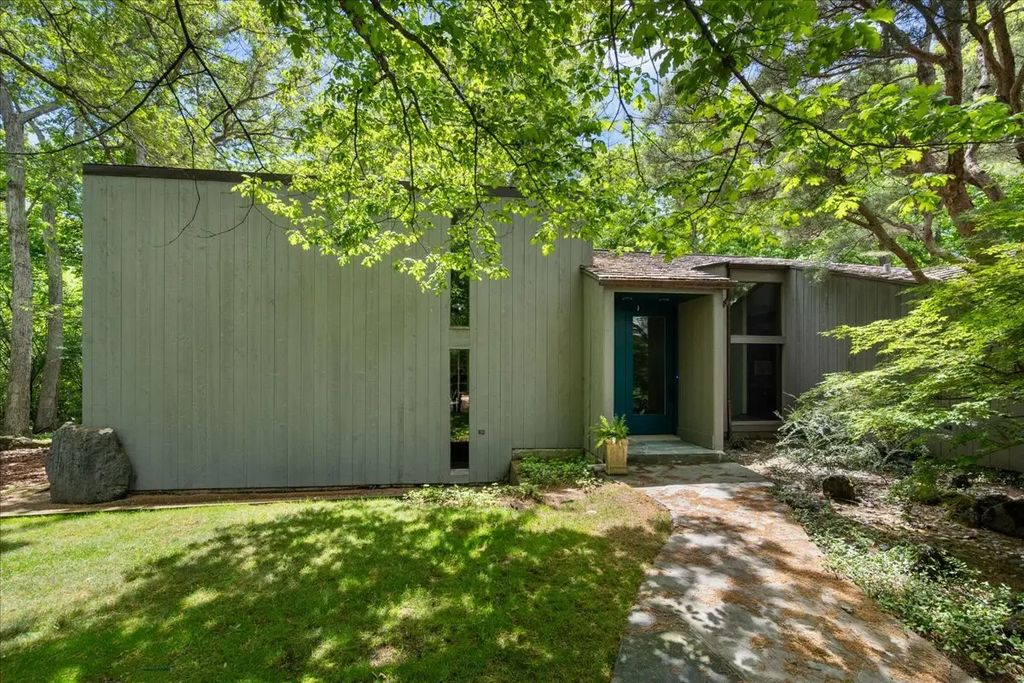 550 S Green Bay Road, Lake Forest, 60045