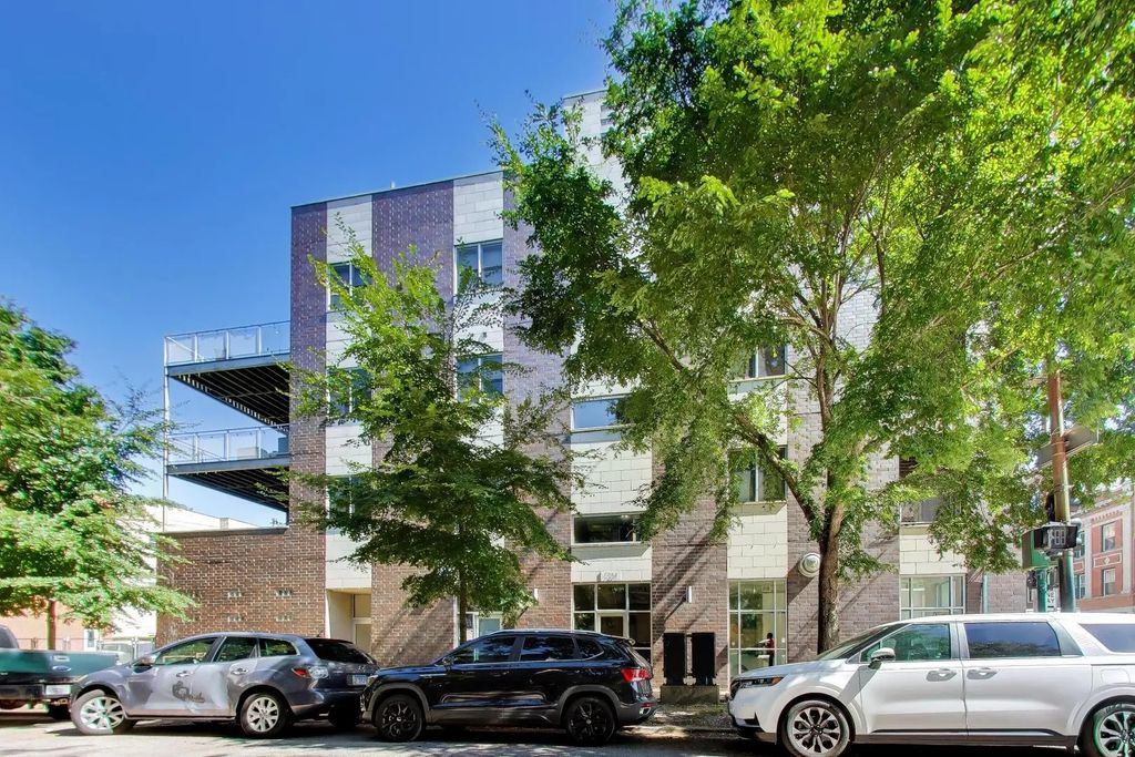 1605 N Oakley Avenue 3s, Chicago