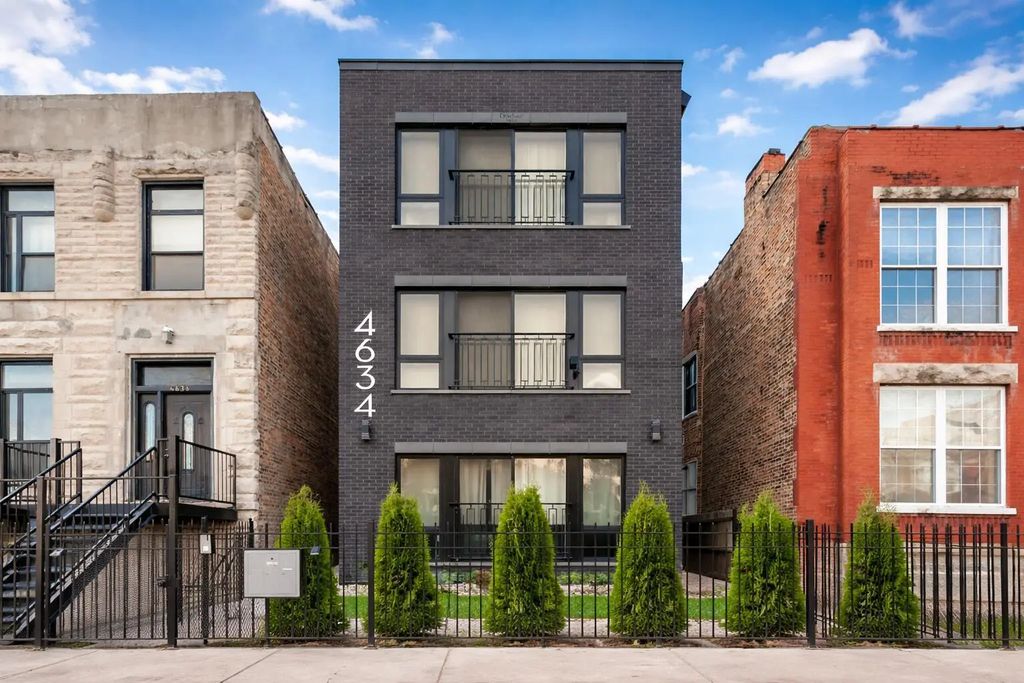 4634 S Langley Avenue 1, Chicago