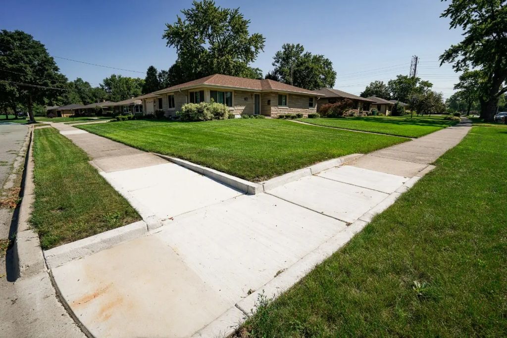 2011 Douglas Street, Joliet