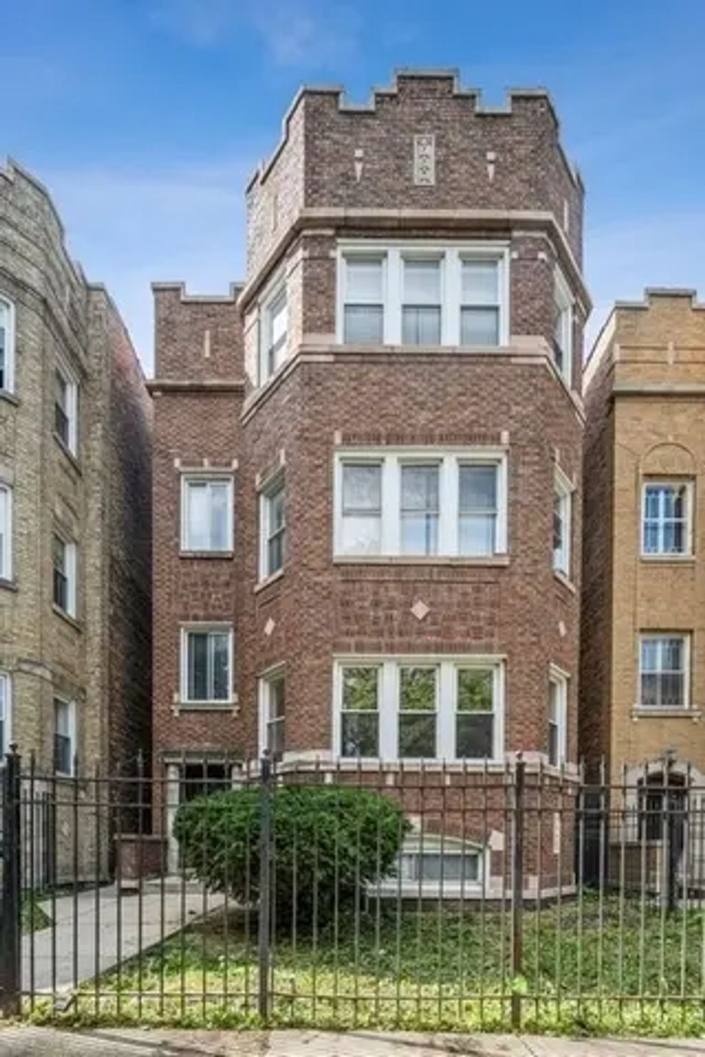 8120 S Maryland Avenue B, Chicago