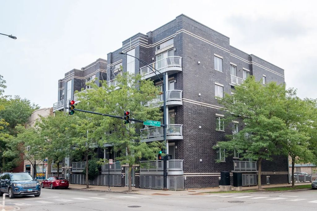 3559 W Montrose Avenue 4e, Chicago, 60618
