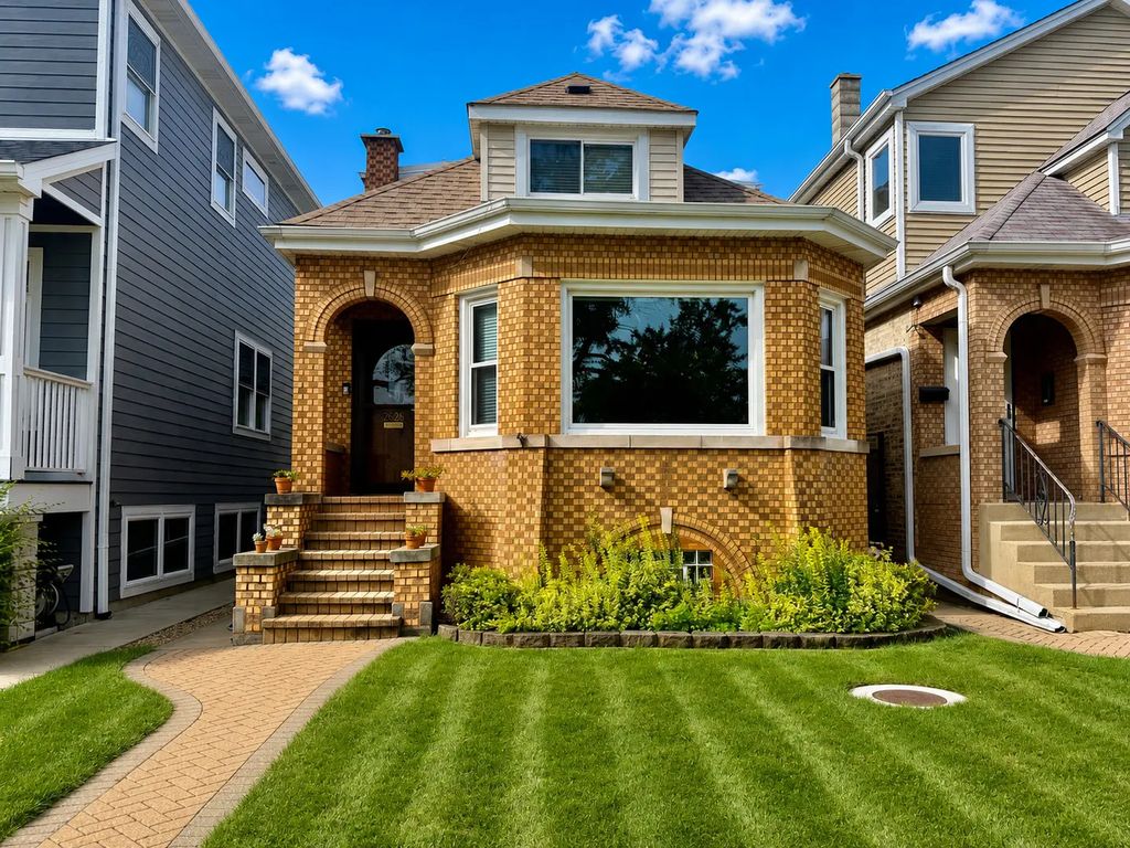 5826 N Navarre Avenue, Chicago, 60631