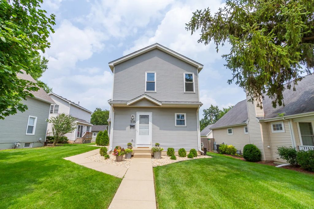 725 Stevens Street, Geneva