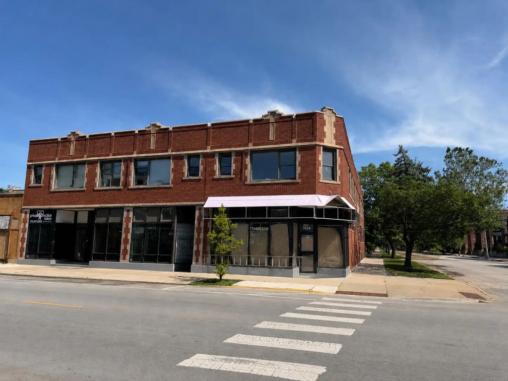 7450 S Luella Avenue, Chicago
