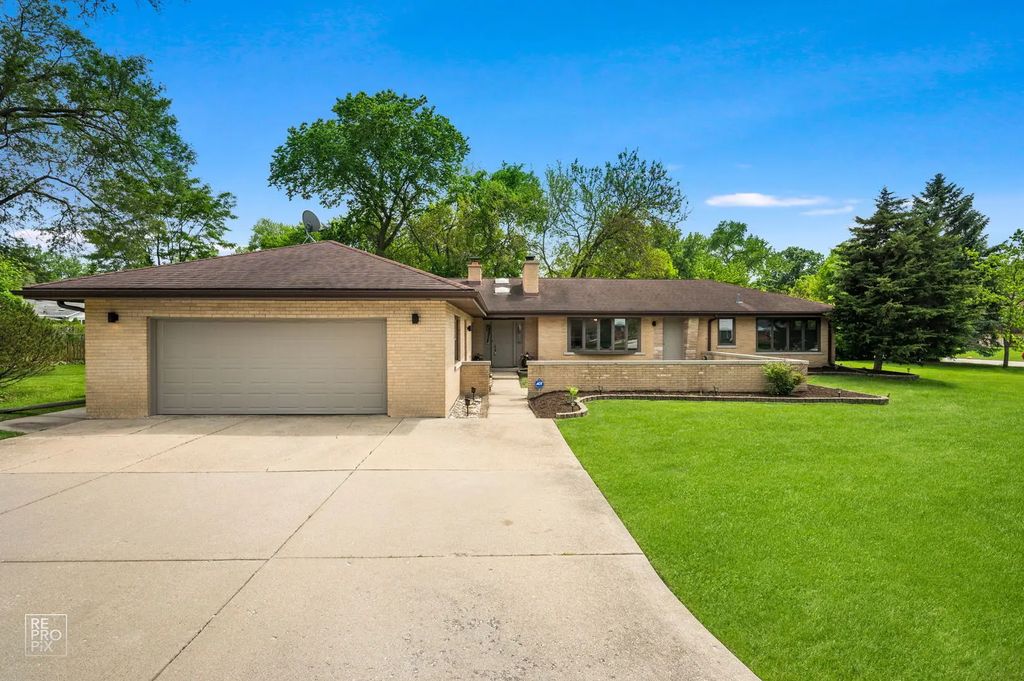 16w721 Red Oak Street, Bensenville