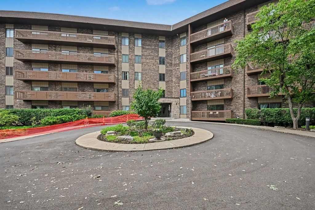 120 Lakeview Drive 519, Bloomingdale