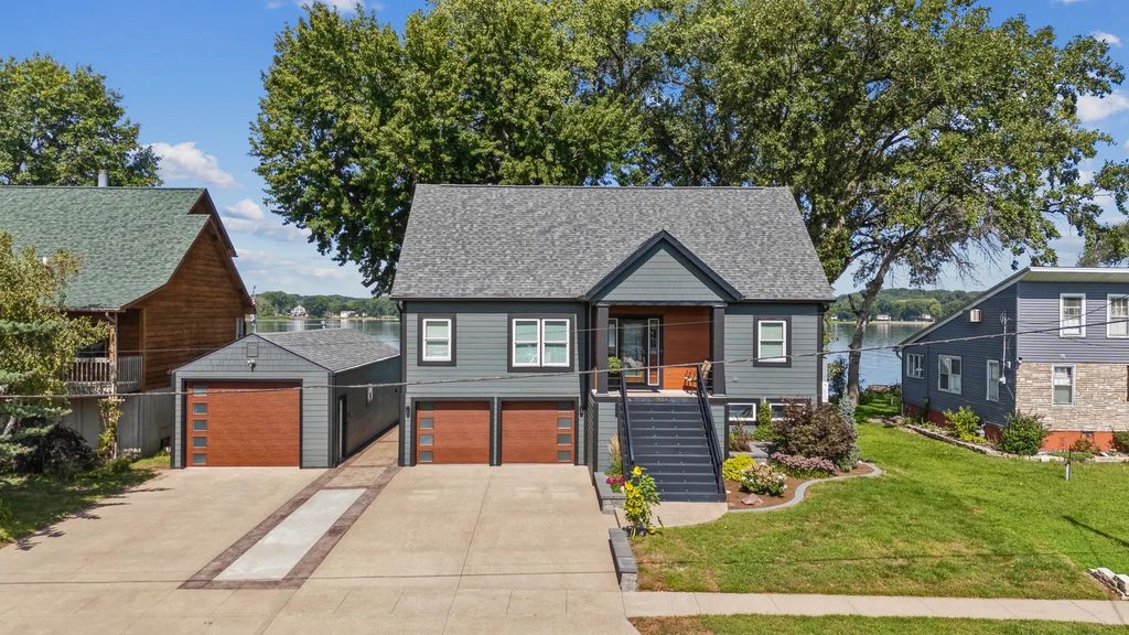 835 1st Avenue, Hampton