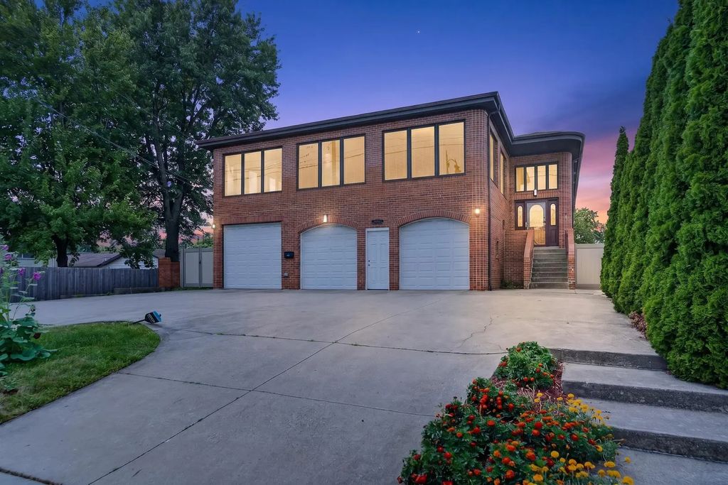 1046 S Main Street, Lombard