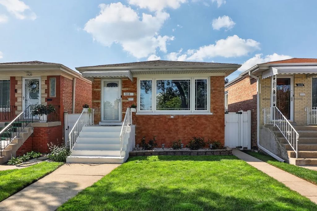 3318 W Columbus Avenue, Chicago