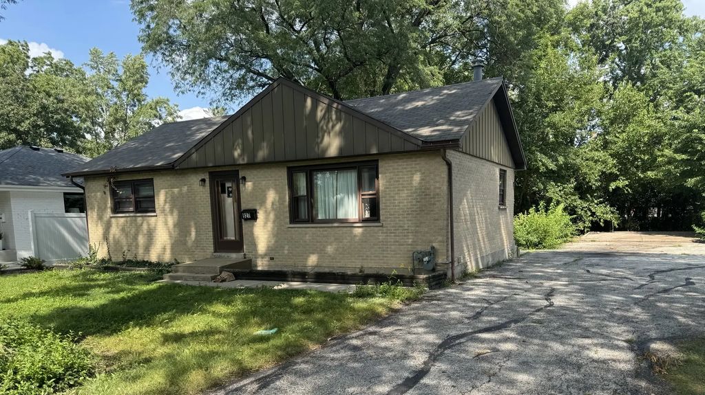 927 S Stough Street, Hinsdale