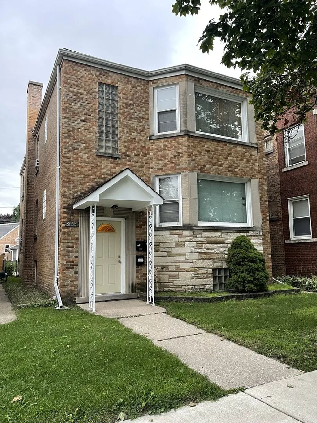 6125 W Rosedale Avenue G, Chicago