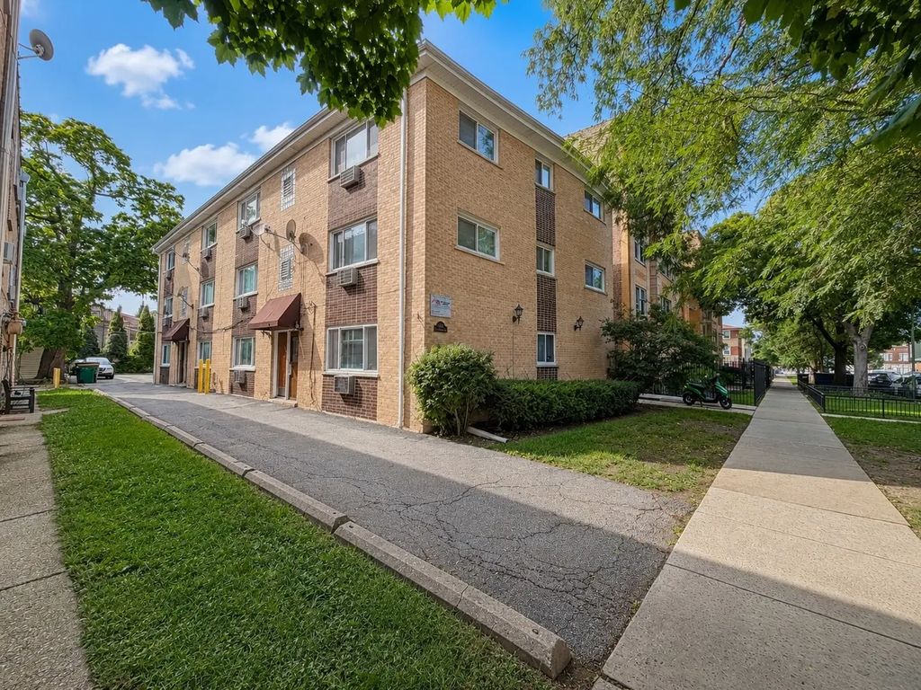 4306 N Keystone Avenue 303, Chicago, 60641