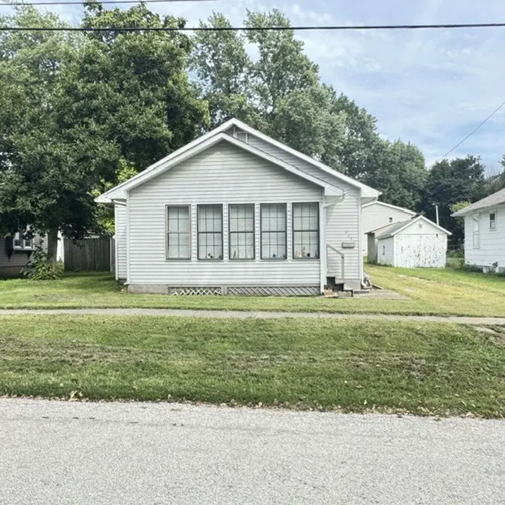 924 N George Street, Clinton