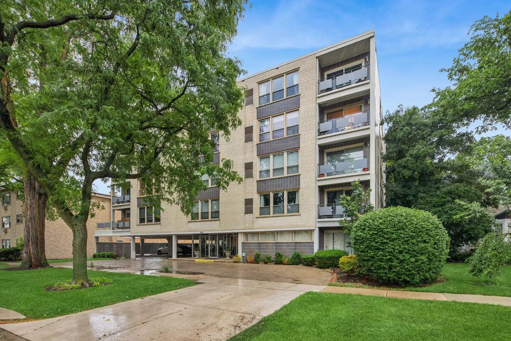 1535 Park Avenue 505, River Forest