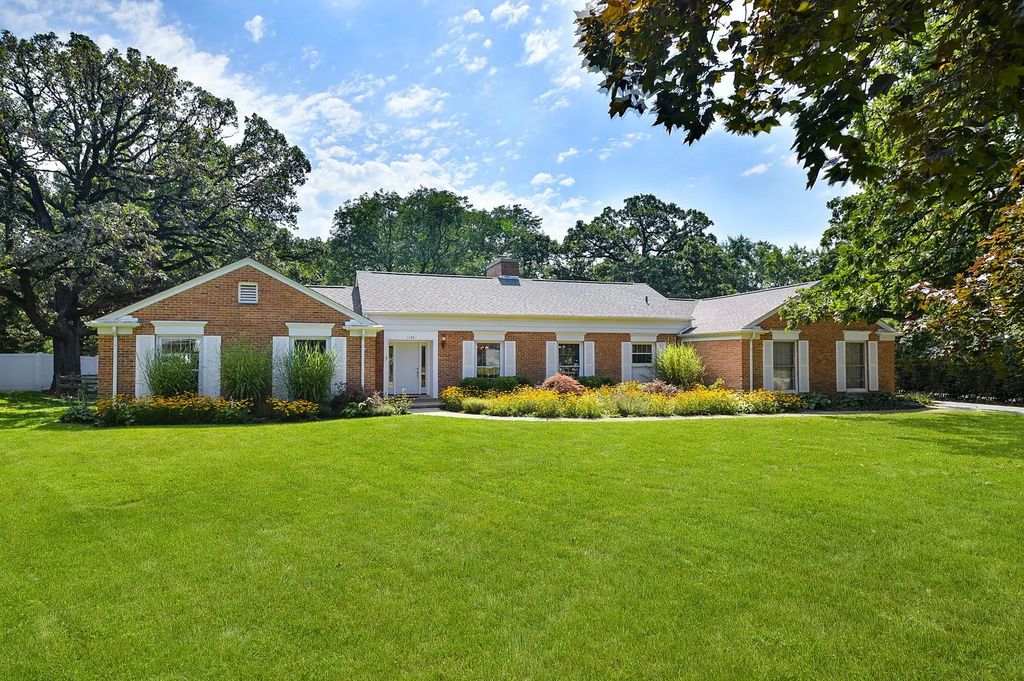 1125 Forest Drive, Elgin