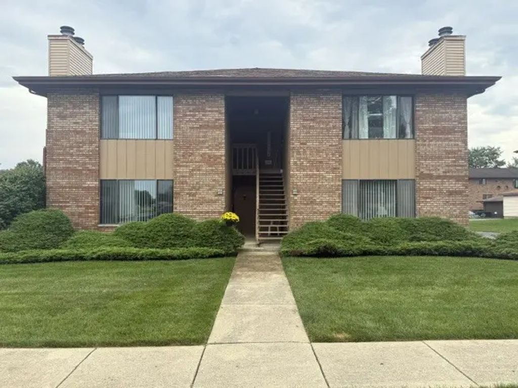 1025 Manchester Court 1025, South Elgin
