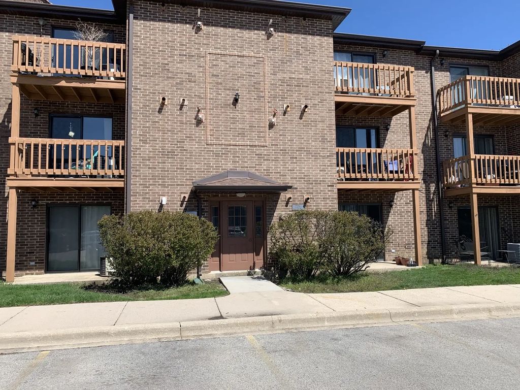 2254 Abbeywood Drive A, Lisle