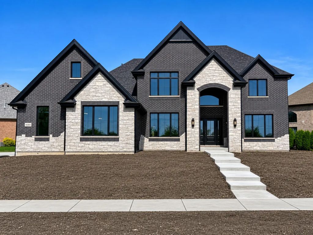 9044 Port Washington Drive, Frankfort