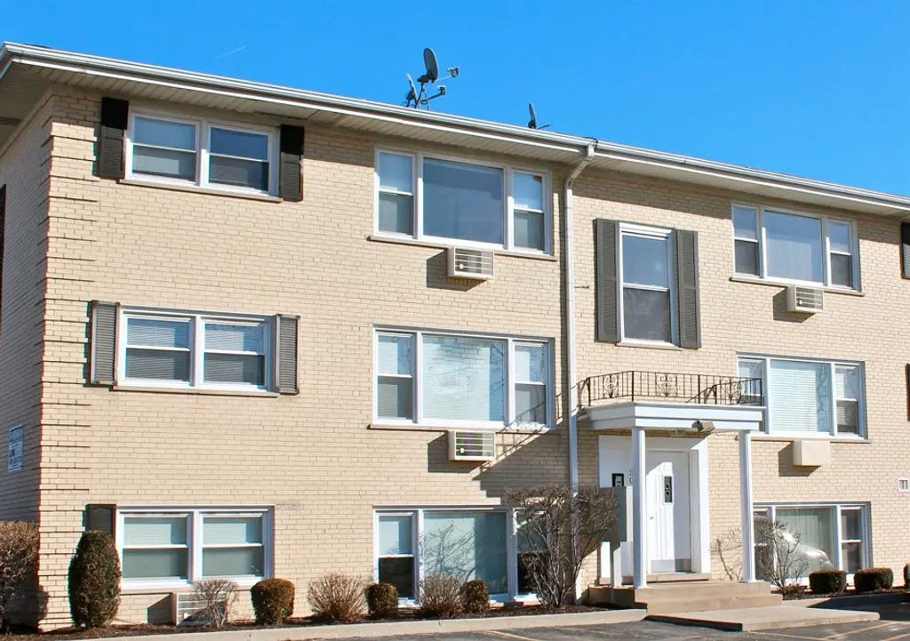 5039 N East River Road 3a, Norridge