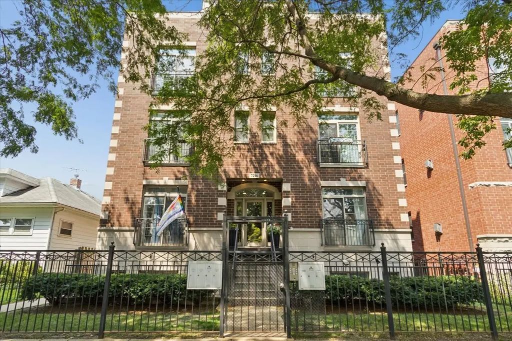 7246 N Oakley Avenue 1s, Chicago, 60645