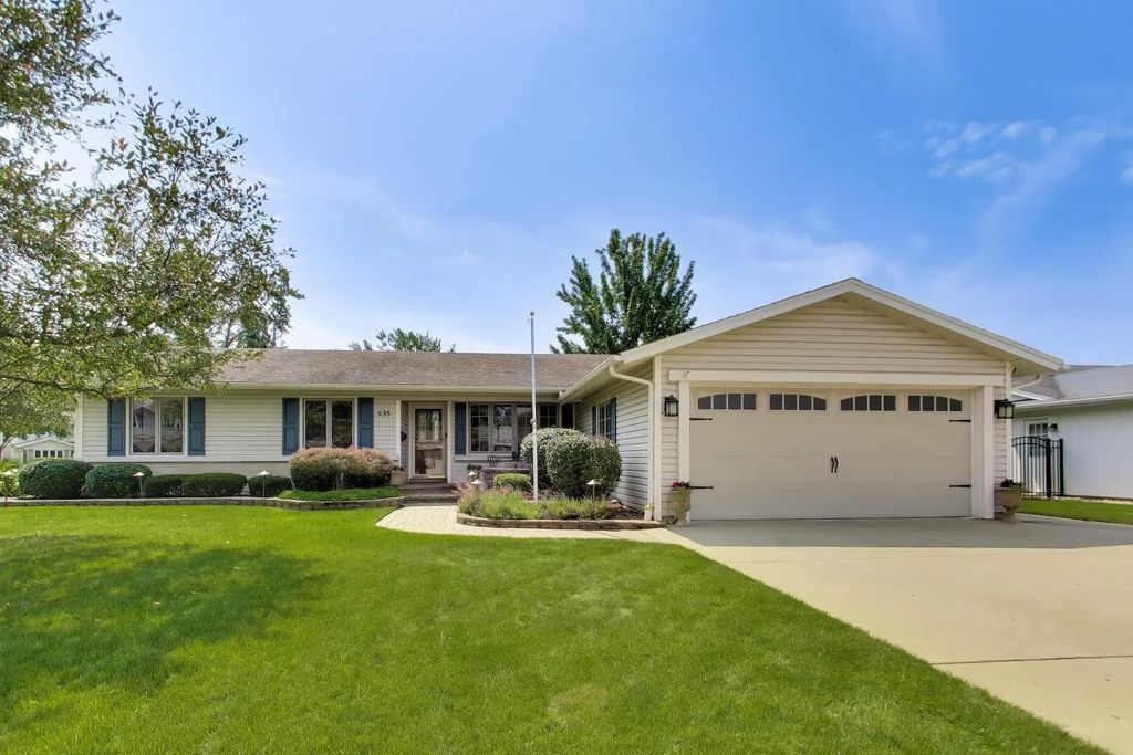 535 Gateshead N, Elk Grove Village