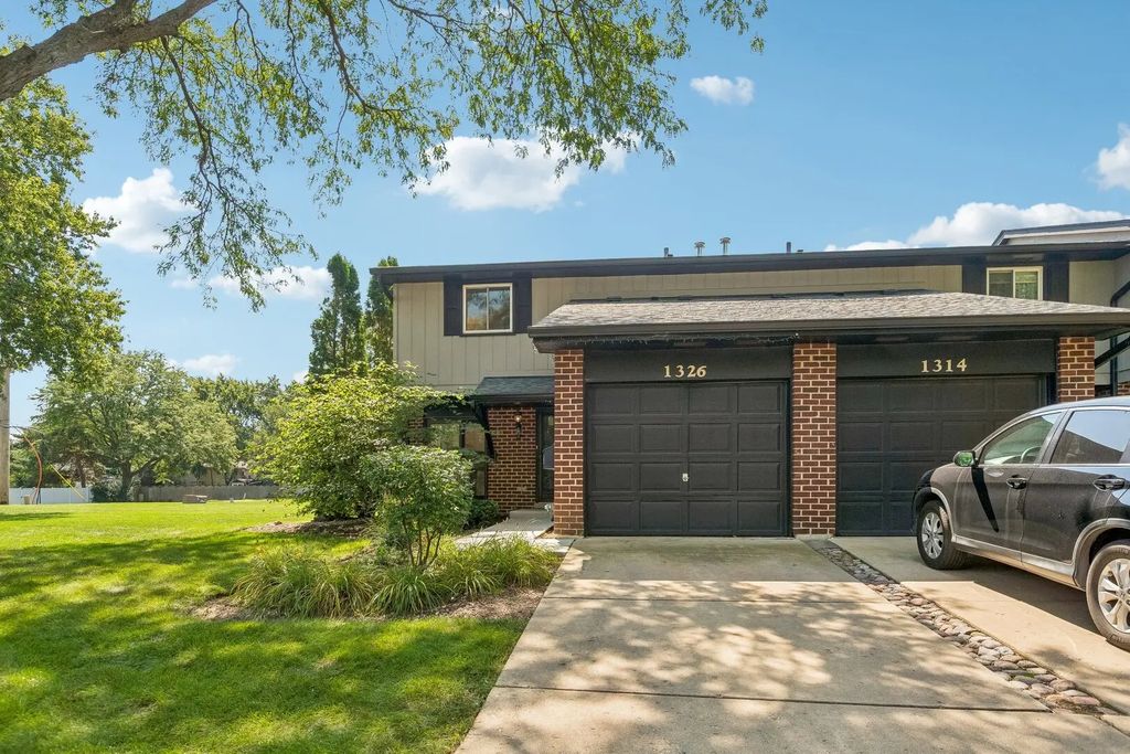 1326 Loughborough Court, Wheaton