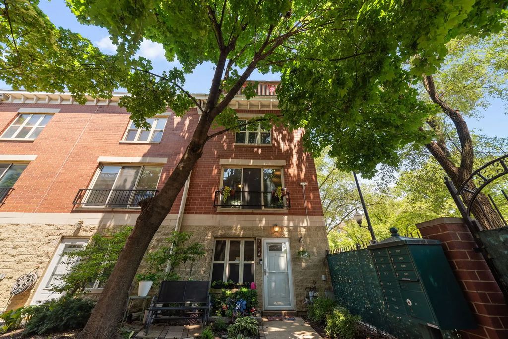 712 S Western Avenue A, Chicago, 60612