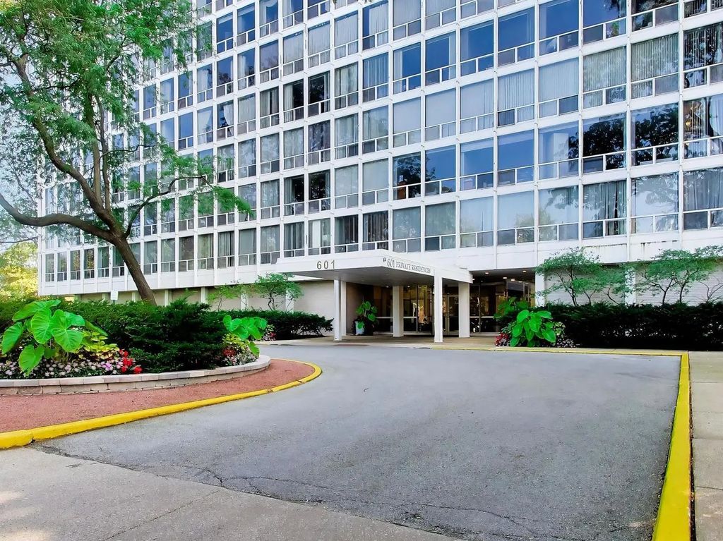 601 E 32nd Street 610, Chicago