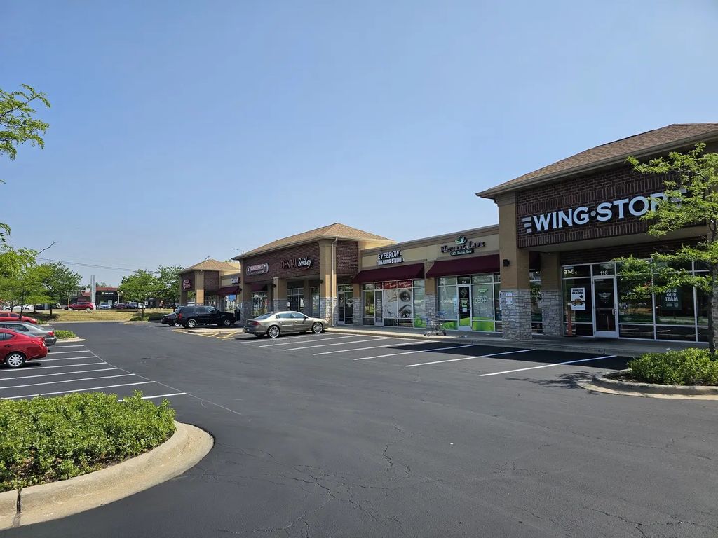 2410 W Jefferson Street 102, Joliet