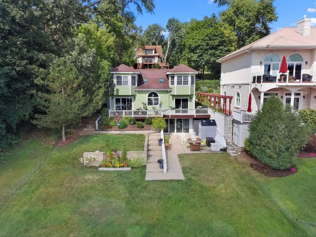 5102 W Lake Shore Drive, Wonder Lake