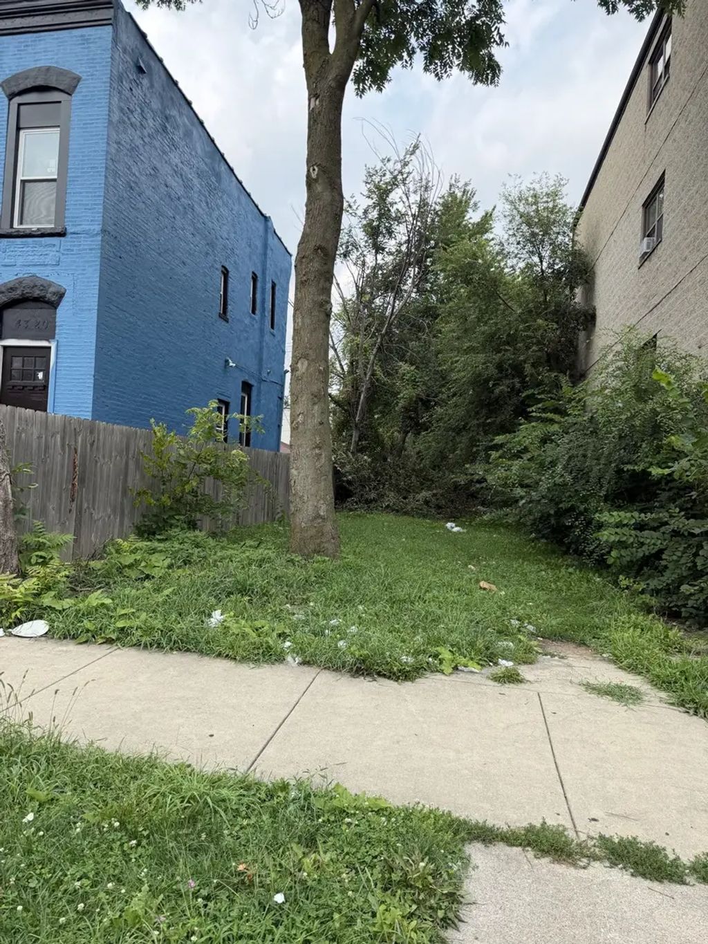 4318 W Gladys Avenue, Chicago