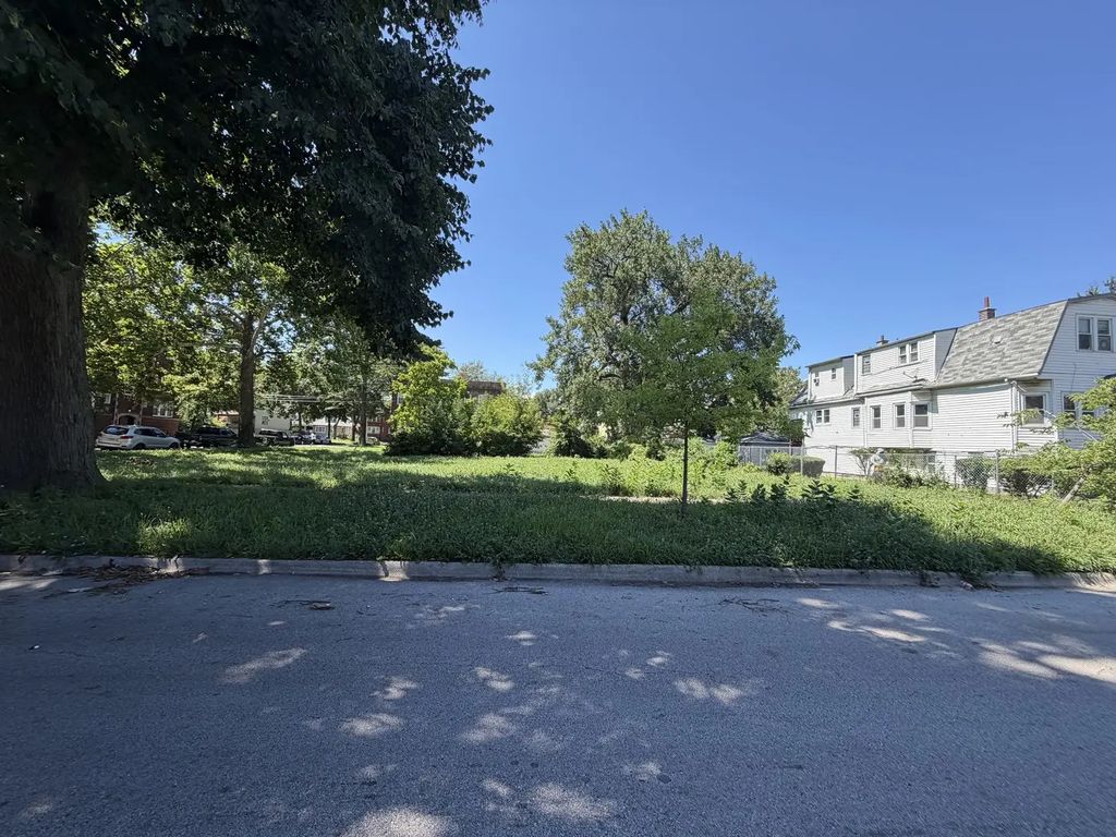 8054 S Muskegon Avenue, Chicago