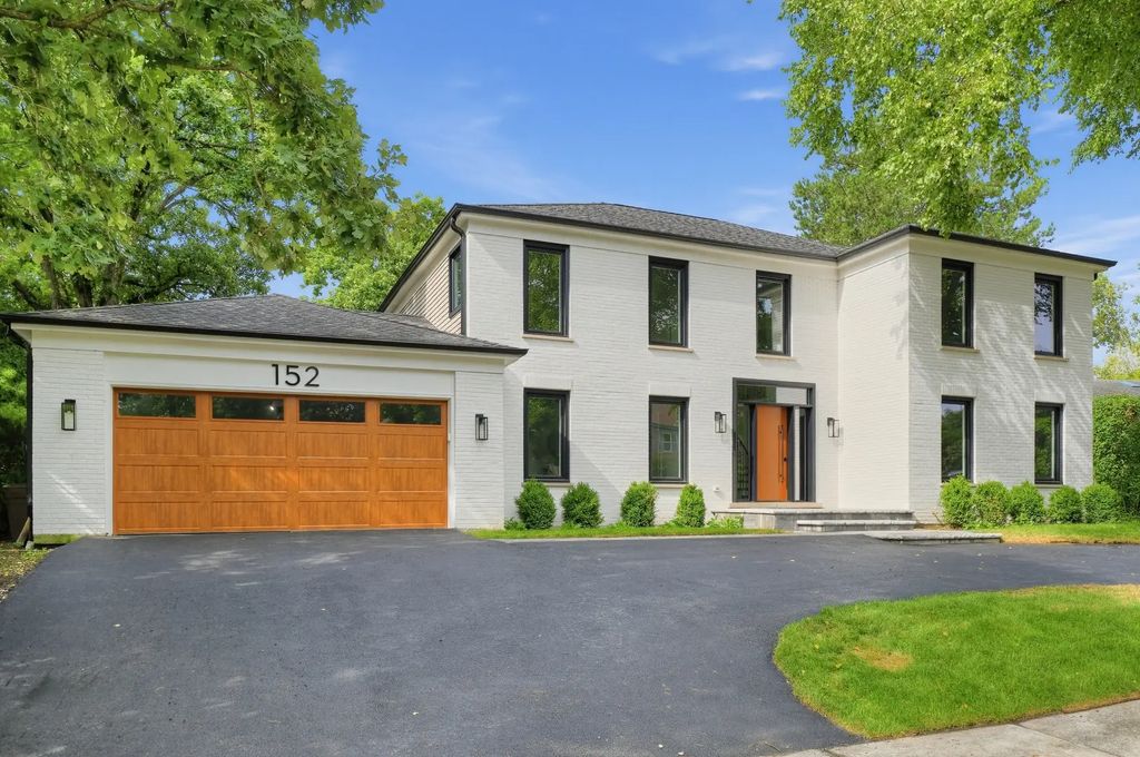 152 Oakmont Drive, Deerfield