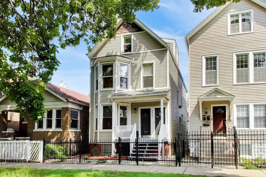 3307 N Oakley Avenue, Chicago, 60618